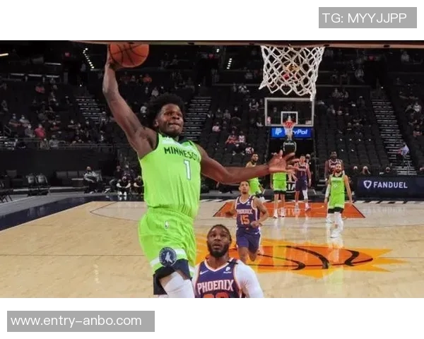 爱德华兹盛赞道苏姆防守出色投篮精准为球队注入强大活力